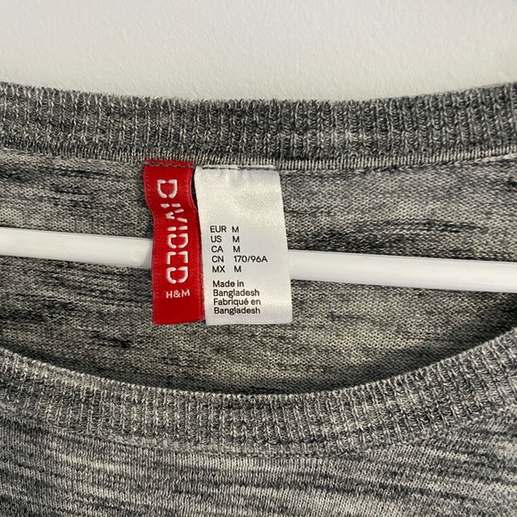 H&M thin grey sweater - Picture 2 of 2